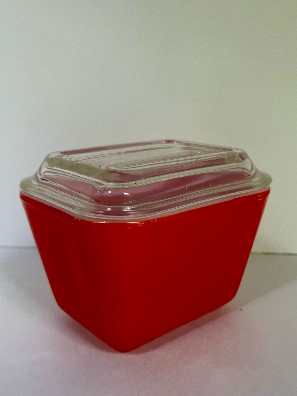 Pyrex Fridgie Food Storage Red Glass 501-B Dish 1.5 Cup Vintage Mid-century